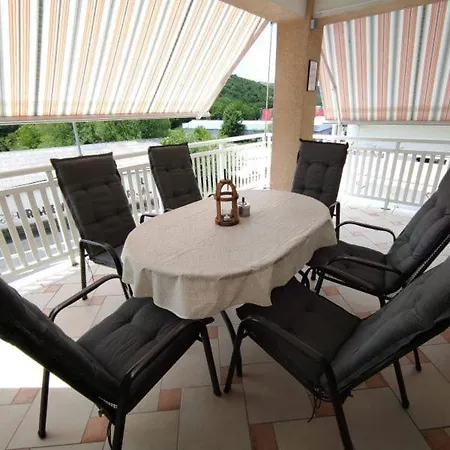 아파트 Brand New 4 Stars *